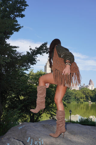BOTTES COURTNEY